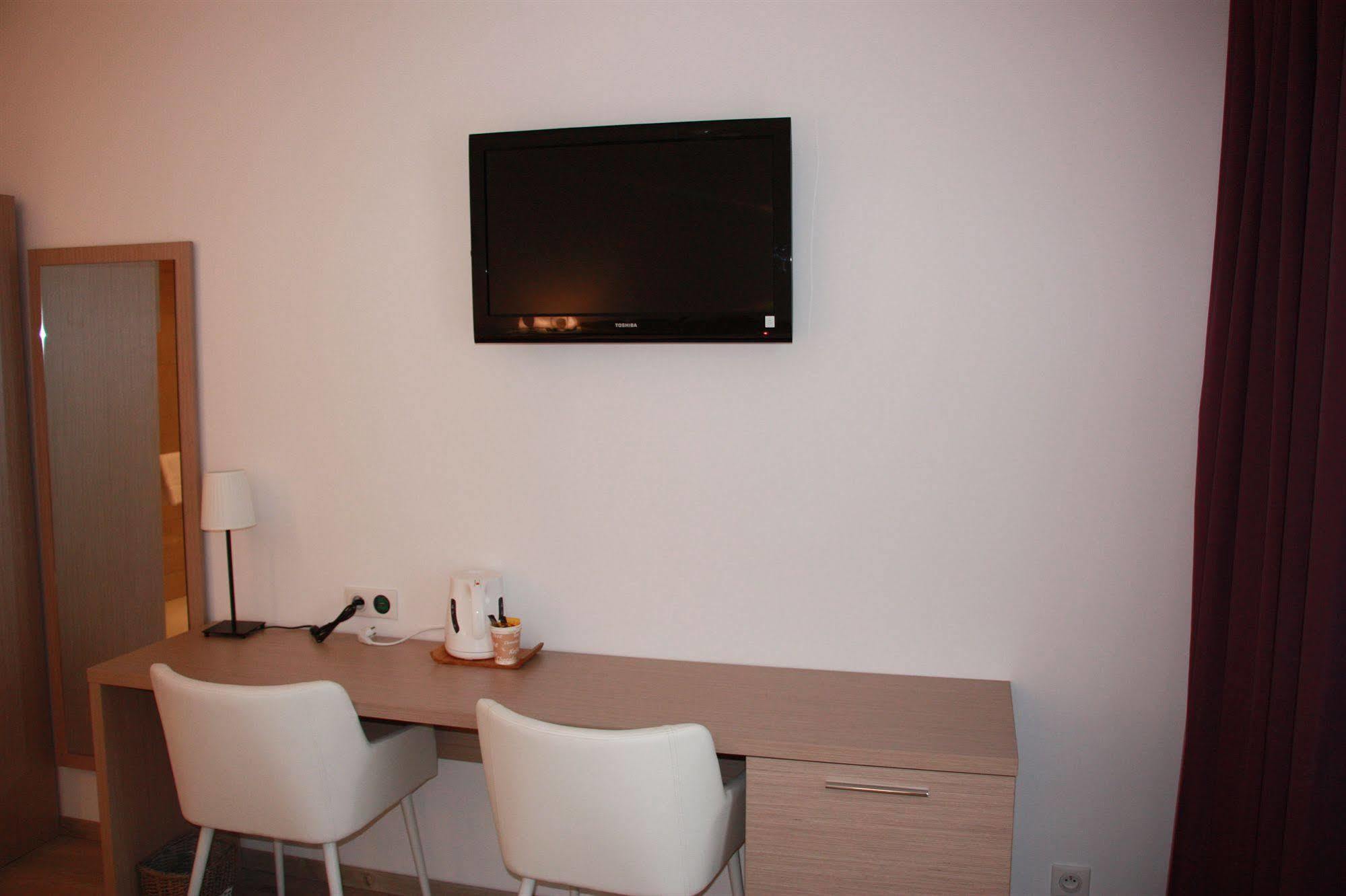 Tarascon-sur-Ariège Hotel Terranostra מראה חיצוני תמונה