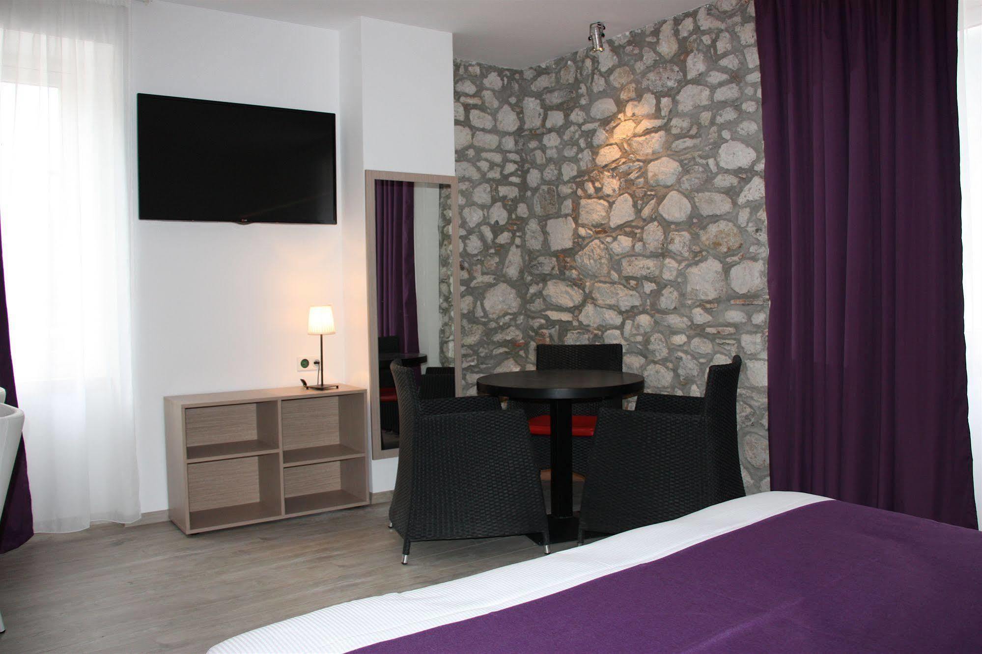 Tarascon-sur-Ariège Hotel Terranostra מראה חיצוני תמונה
